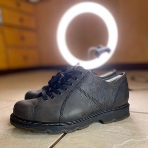 DR. MARTENS DARK GRAY DISTRESSED LEATHER "CRAIG" LACE UP CASUAL SHOES